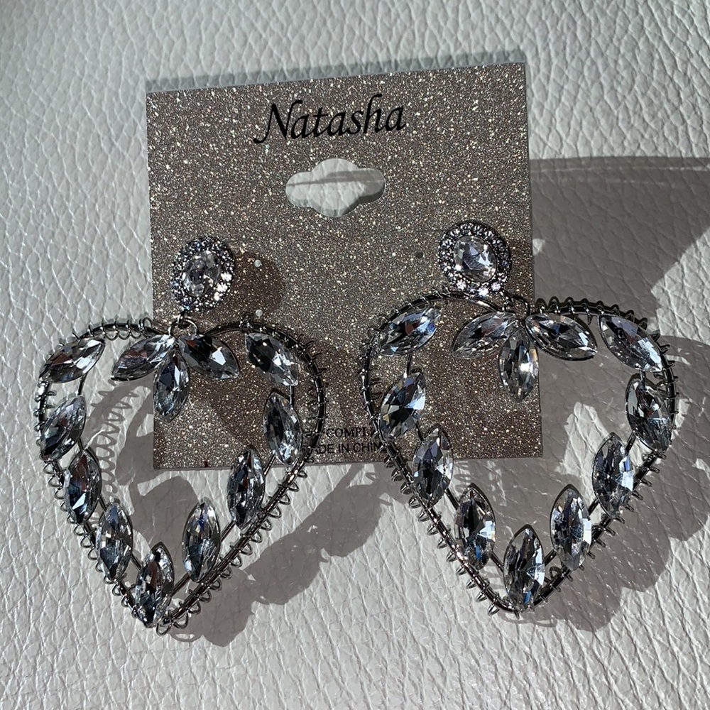 Natasha‎ Couture Crystal Heart Earrings - Picture 5 of 7